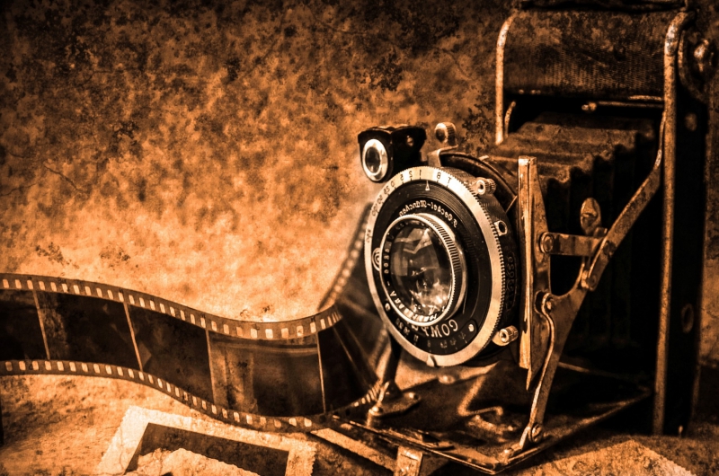 photographe-GOURDON-min_light-wood-night-camera-photography-vintage-1245236-pxhere.com